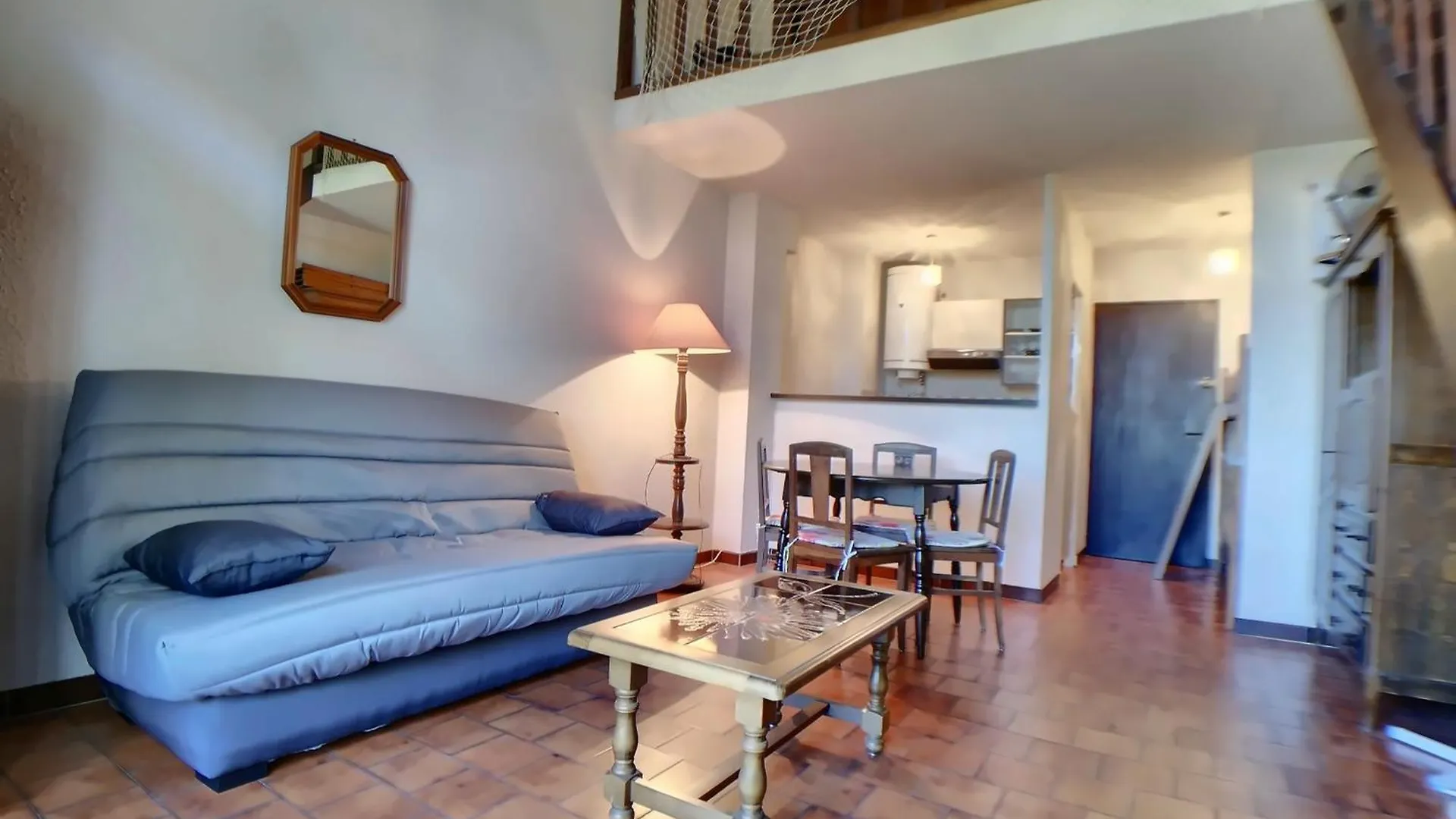 Appartement A Saintes-Maries-De-La-Mer, Proche Mer, Balcon, Parking Inclus - Fr-1-475-195